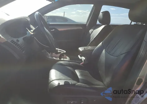 2005 Toyota Avalon Xl z USA, uszkodzony, nr VIN 4T1BK36B85U046099